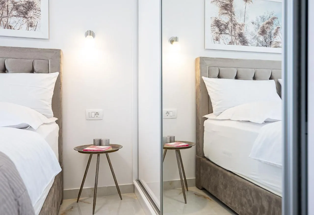 Apartment Summer Breeze Okrug Gornji Trogir